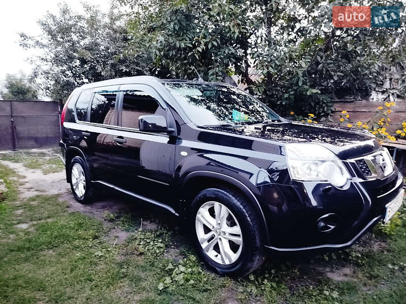 Внедорожник / Кроссовер Nissan X-Trail 2013 в Сумах
