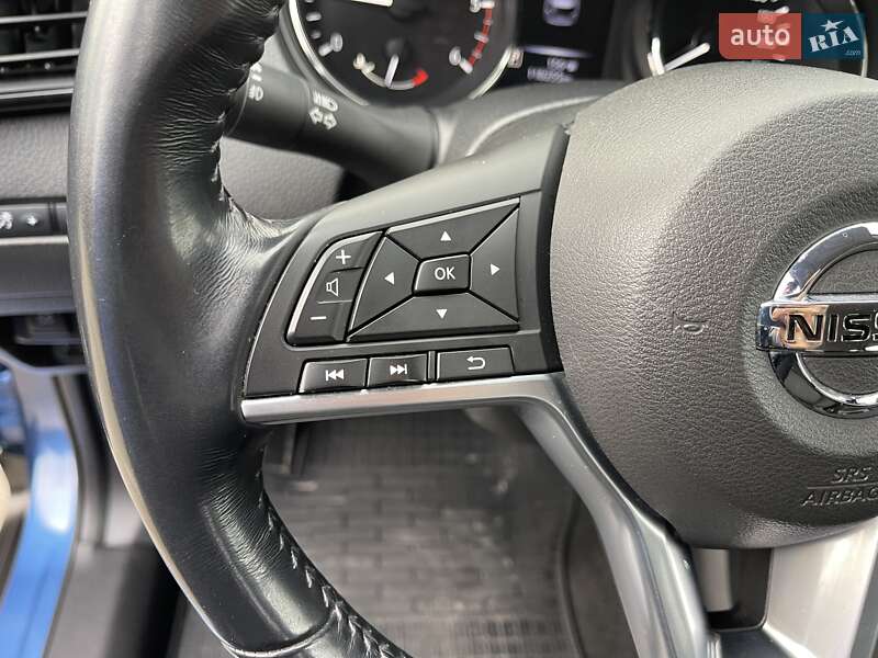 Позашляховик / Кросовер Nissan X-Trail 2017 в Києві