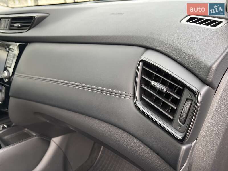 Позашляховик / Кросовер Nissan X-Trail 2017 в Києві