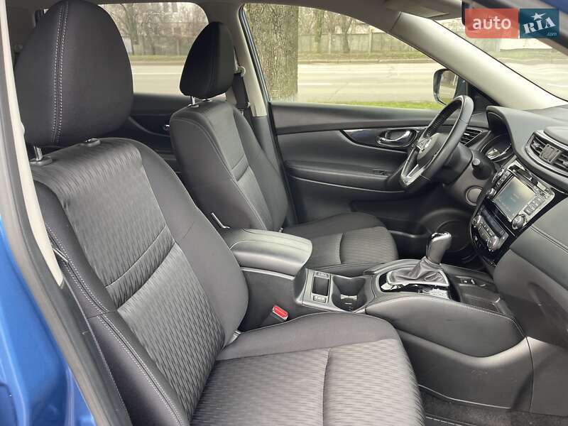 Позашляховик / Кросовер Nissan X-Trail 2017 в Києві