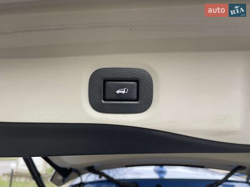 Позашляховик / Кросовер Nissan X-Trail 2017 в Києві