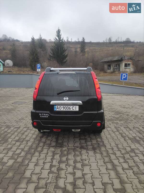 Внедорожник / Кроссовер Nissan X-Trail 2010 в Ужгороде