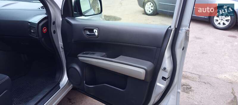 Позашляховик / Кросовер Nissan X-Trail 2011 в Житомирі