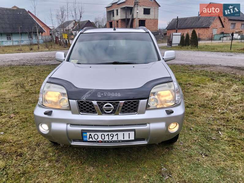 Позашляховик / Кросовер Nissan X-Trail 2007 в Хусті