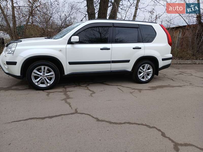 Позашляховик / Кросовер Nissan X-Trail 2011 в Києві