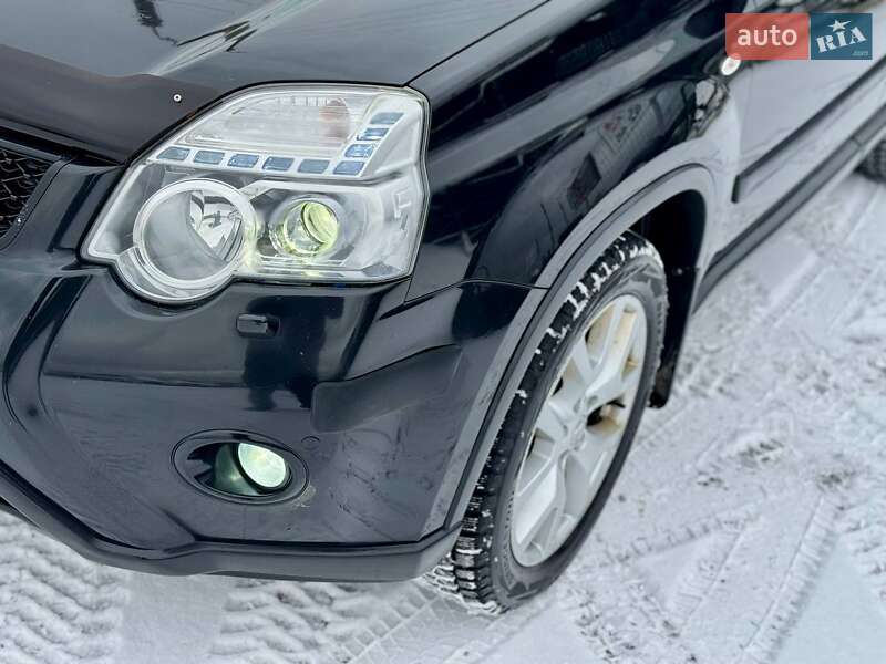 Позашляховик / Кросовер Nissan X-Trail 2011 в Києві
