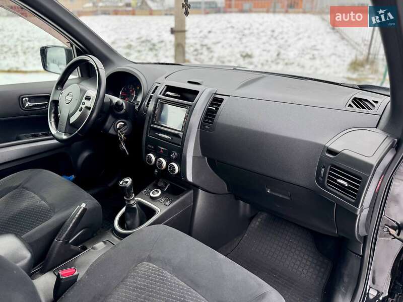 Позашляховик / Кросовер Nissan X-Trail 2011 в Києві