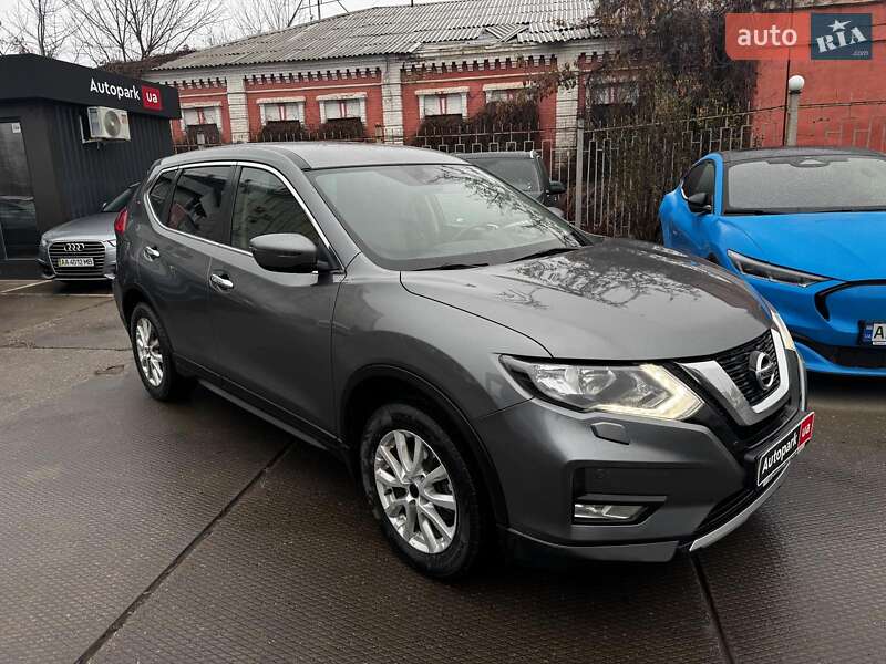 Внедорожник / Кроссовер Nissan X-Trail 2017 в Харькове