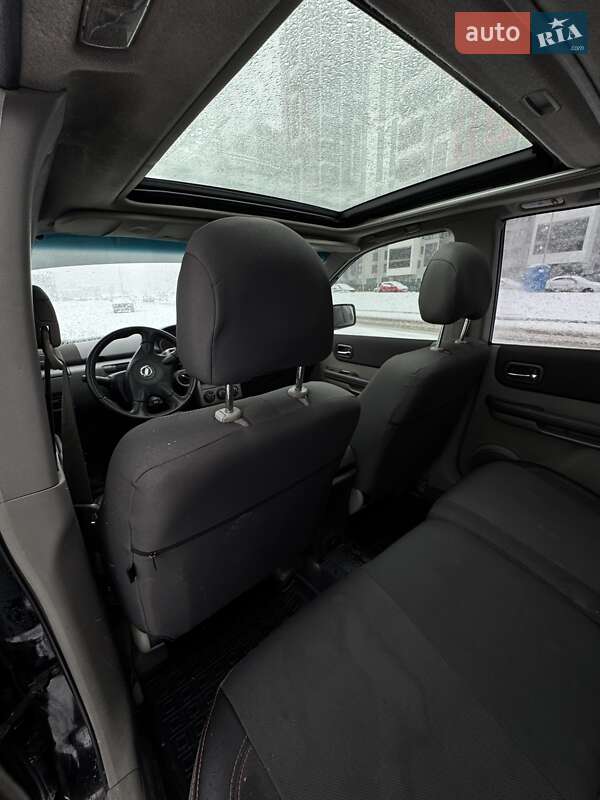 Позашляховик / Кросовер Nissan X-Trail 2005 в Києві