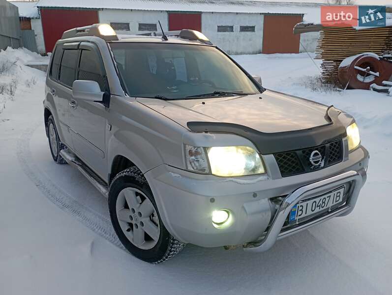 Позашляховик / Кросовер Nissan X-Trail 2004 в Лубнах
