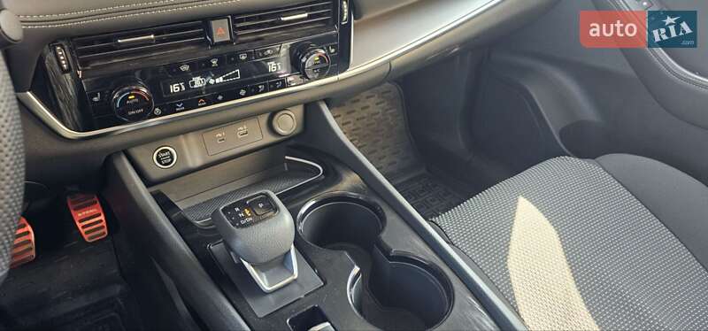 Внедорожник / Кроссовер Nissan X-Trail 2023 в Львове