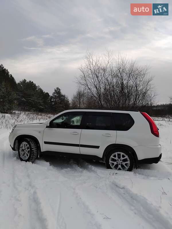 Позашляховик / Кросовер Nissan X-Trail 2013 в Новгород-Сіверському