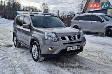 Внедорожник / Кроссовер Nissan X-Trail 2013 в Обухове