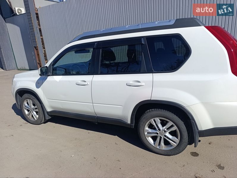Внедорожник / Кроссовер Nissan X-Trail 2013 в Киеве