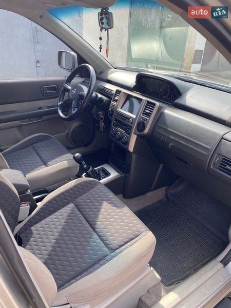 Внедорожник / Кроссовер Nissan X-Trail 2004 в Стрые
