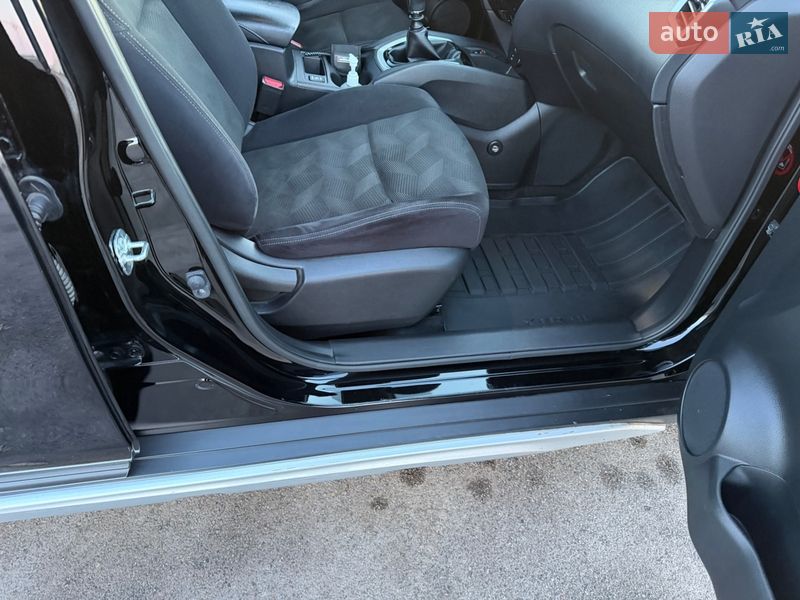 Внедорожник / Кроссовер Nissan X-Trail 2017 в Виннице