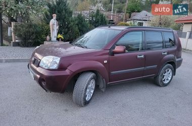 Позашляховик / Кросовер Nissan X-Trail 2004 в Ужгороді