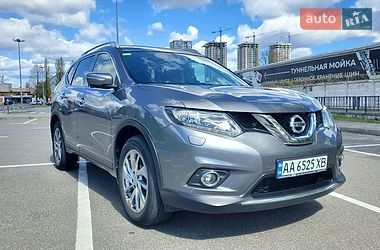 Позашляховик / Кросовер Nissan X-Trail 2016 в Києві