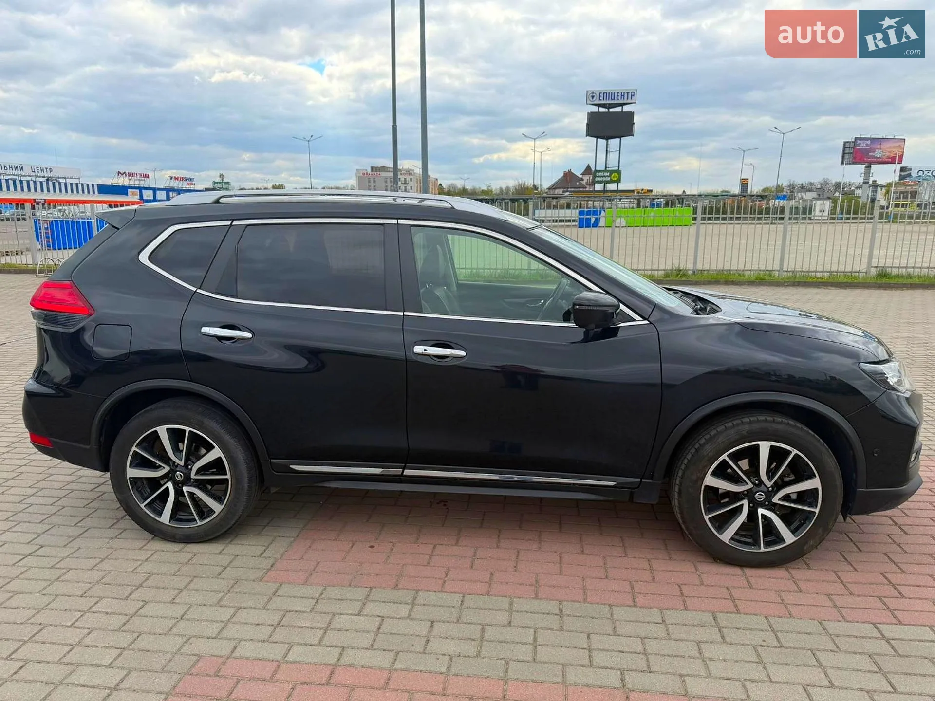 Nissan X-Trail 2017 VIN JN1JFAT32U0100550 фото оголошення 3 з 54