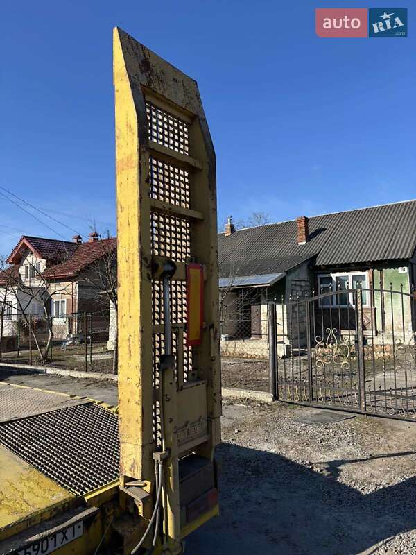 Лафет Nooteboom Euro 2000 в Львові