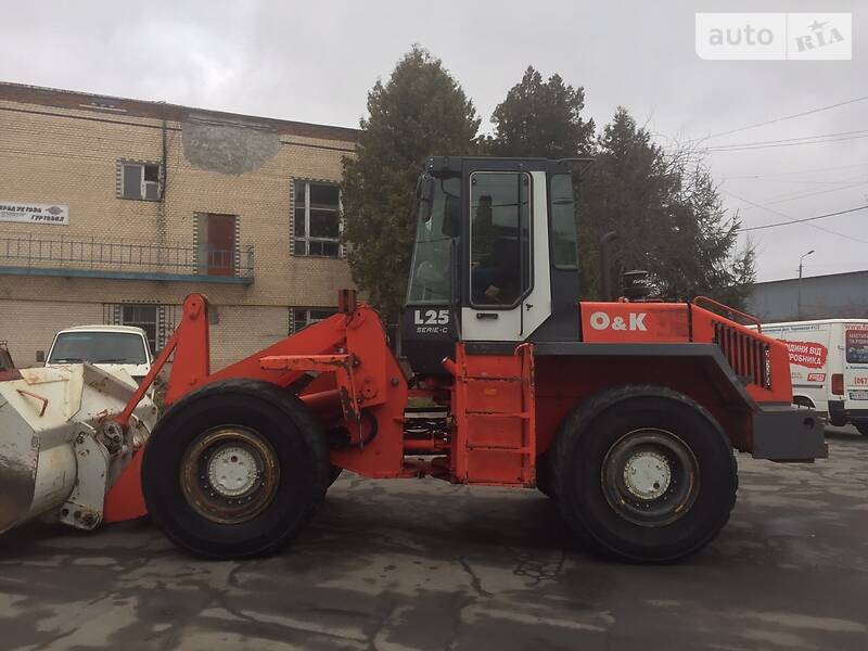 Фронтальні навантажувачі O&K L 1999 в Хмельницькому