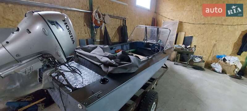 Лодка Обь 1 1972 в Запорожье