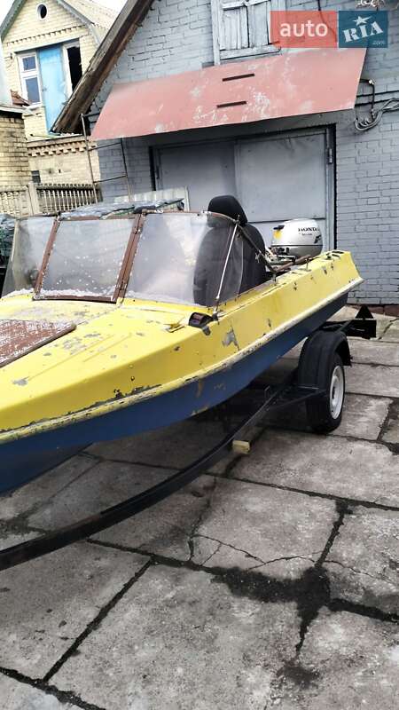 Човен Обь М 2020 в Києві