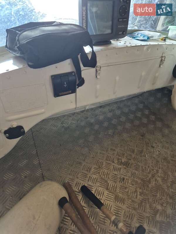 Лодка Обь М 1977 в Черновцах