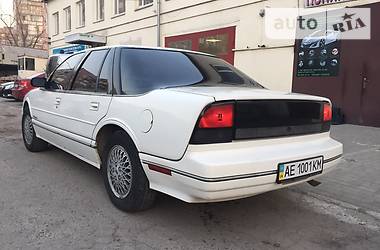 Седан Oldsmobile Cutlass 1993 в 