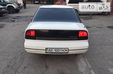 Седан Oldsmobile Cutlass 1993 в 