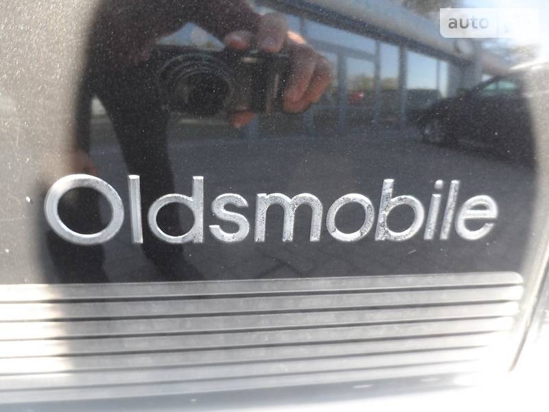 Седан Oldsmobile Cutlass 1993 в Днепре