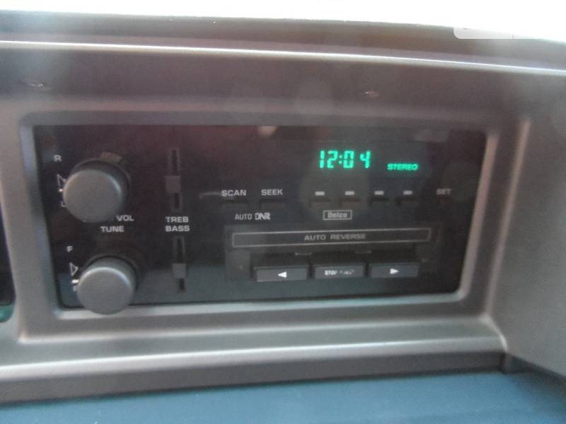 Седан Oldsmobile Cutlass 1993 в Днепре