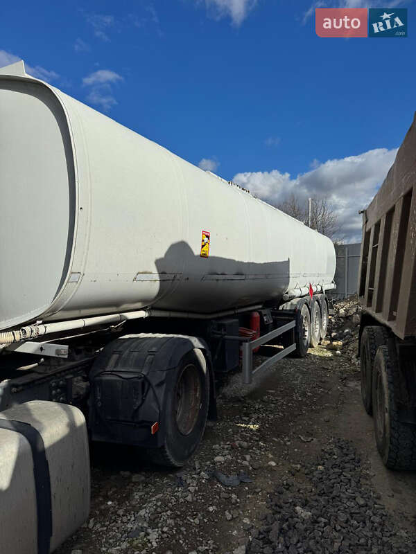 Цистерна напівпричіп OMT 3SCO1 2002 в Львові