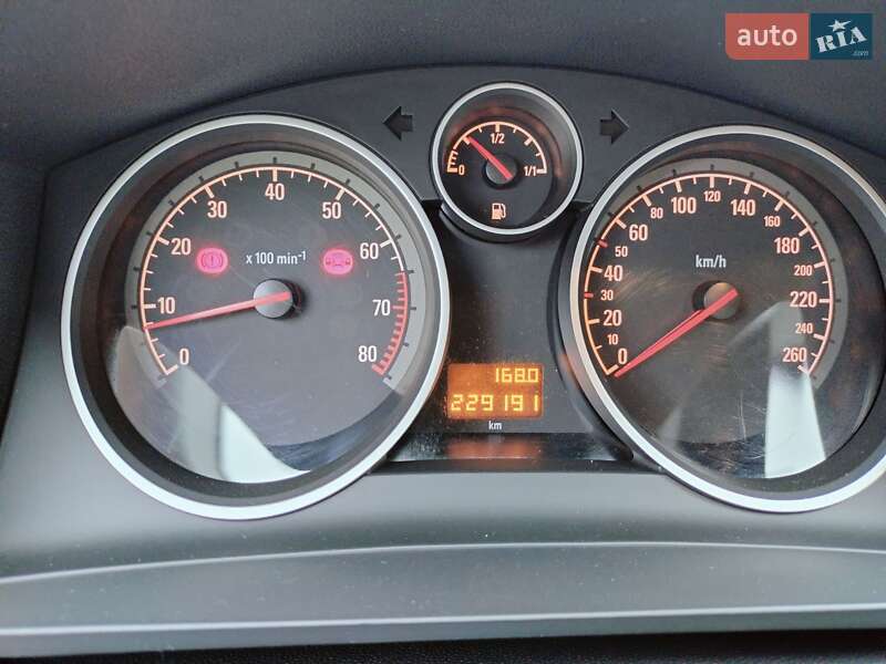 Минивэн Opel 1.8 Liter 2012 в Ровно