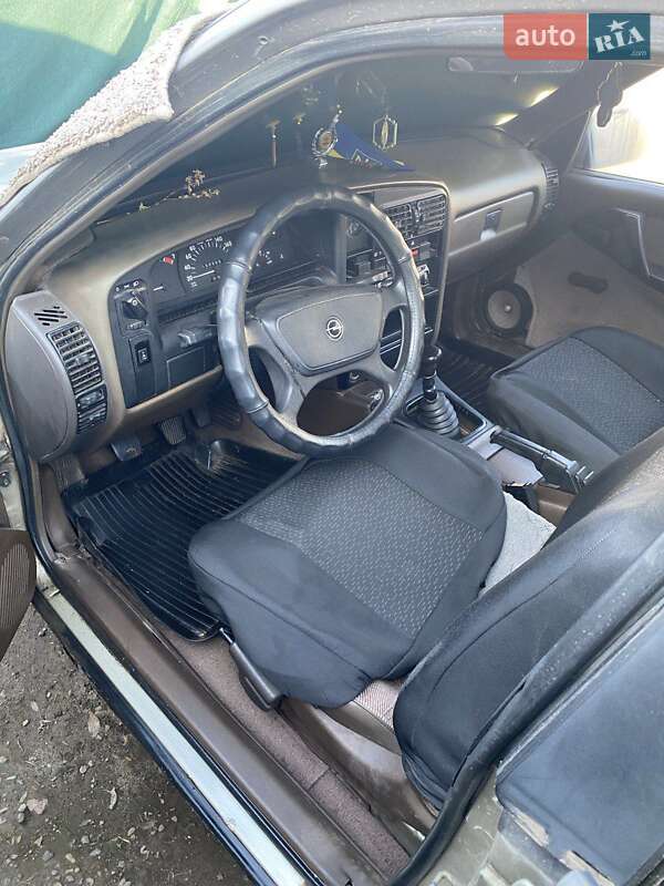 Седан Opel 1.8 Liter 1987 в Золотоноші фото 8 Седан Opel 1.8 Liter 1987 в Золотоноші