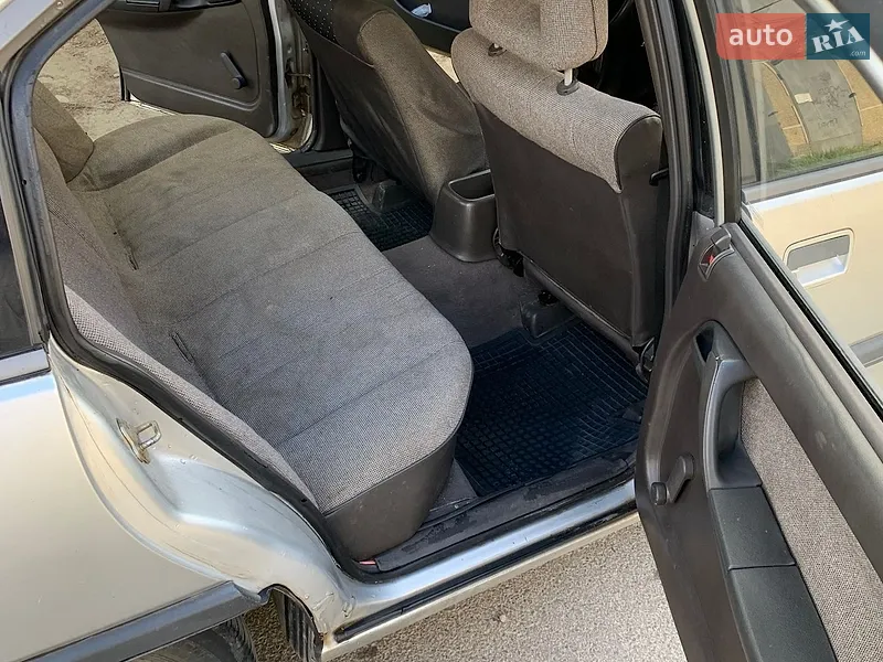 Opel 1.8 Liter 1987 VIN W0L000016H1170512 фото оголошення 6 з 44