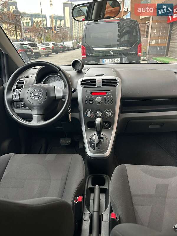Хэтчбек Opel Agila 2008 в Киеве