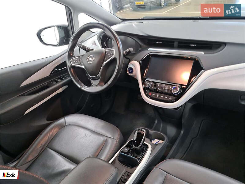 Хэтчбек Opel Ampera-e 2018 в Городке