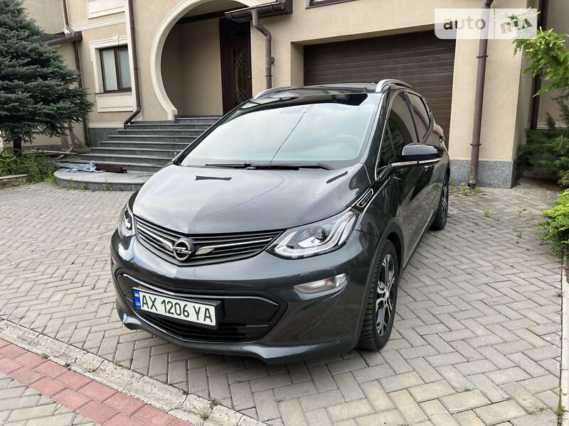 Хэтчбек Opel Ampera-e 2017 в Киеве