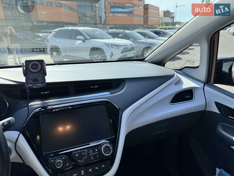 Хетчбек Opel Ampera-e 2017 в Чернівцях