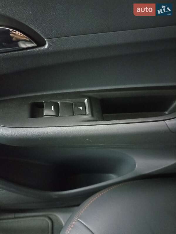 Хетчбек Opel Ampera-e 2017 в Бродах