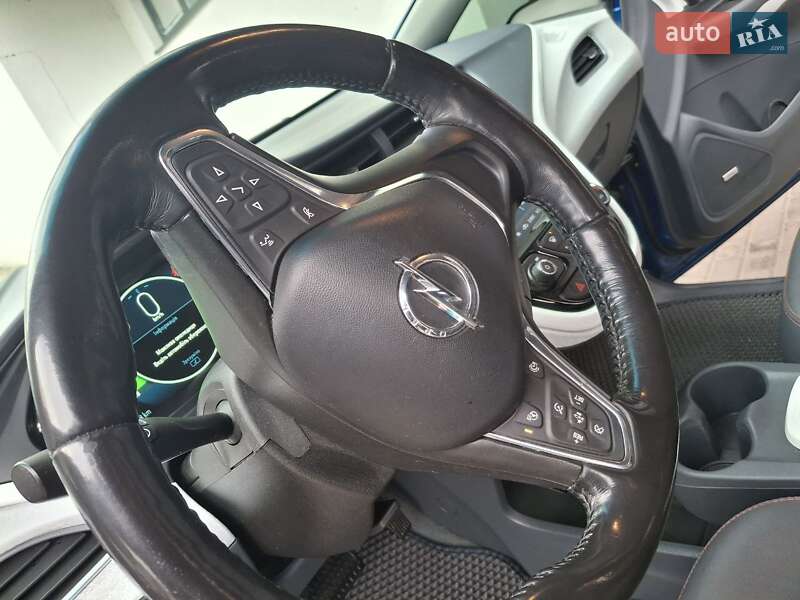 Хэтчбек Opel Ampera-e 2018 в Львове