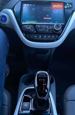 Хэтчбек Opel Ampera-e 2020 в 
