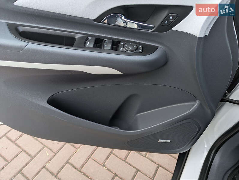 Хетчбек Opel Ampera-e 2017 в Рівному