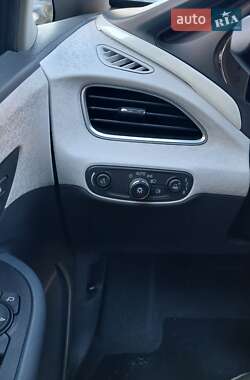 Хэтчбек Opel Ampera-e 2019 в 