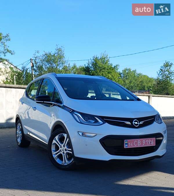 Хэтчбек Opel Ampera-e 2019 в 