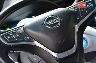 Хэтчбек Opel Ampera-e 2020 в 