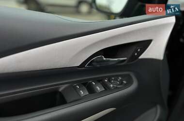 Хэтчбек Opel Ampera-e 2020 в 