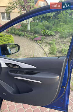 Хэтчбек Opel Ampera-e 2019 в 