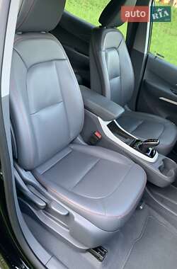 Хэтчбек Opel Ampera-e 2020 в 